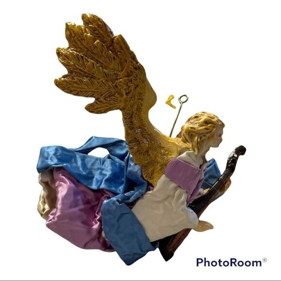 Hand painted and signed Angel - Picture 5 of 10